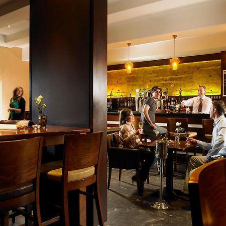 Camden Court Hotel Дъблин Екстериор снимка