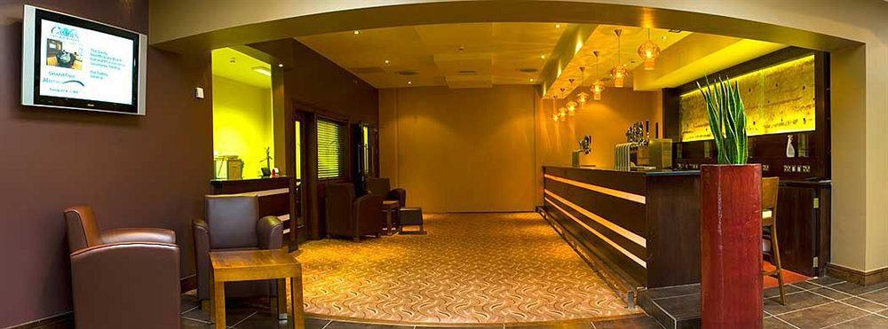Camden Court Hotel Дъблин Екстериор снимка