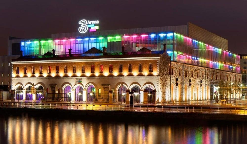 Camden Court Hotel Дъблин Екстериор снимка