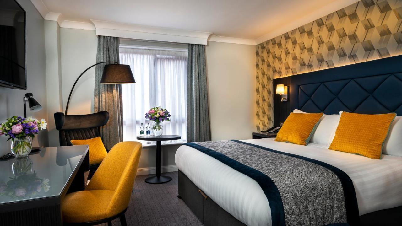 Camden Court Hotel Дъблин Екстериор снимка