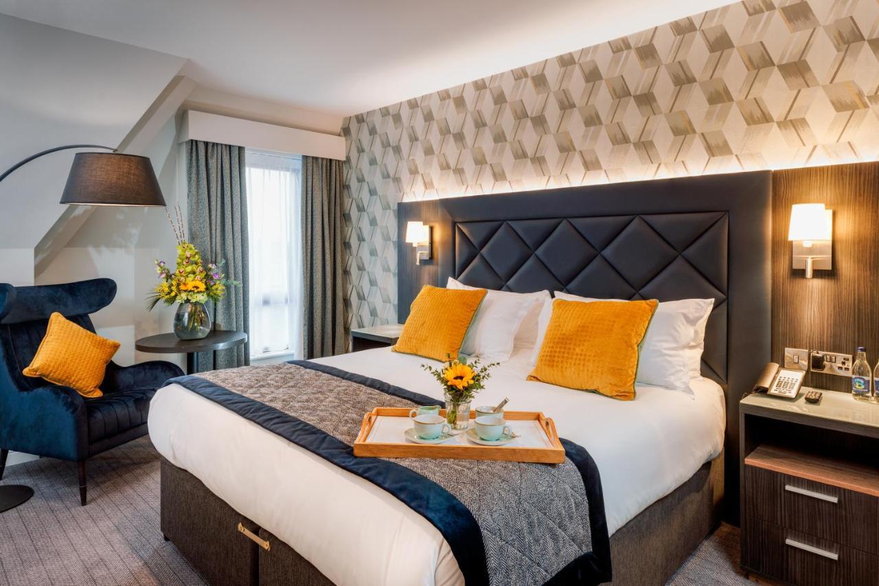 Camden Court Hotel Дъблин Екстериор снимка
