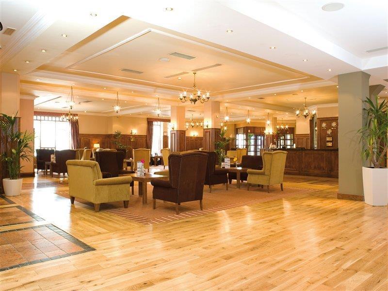 Camden Court Hotel Дъблин Екстериор снимка