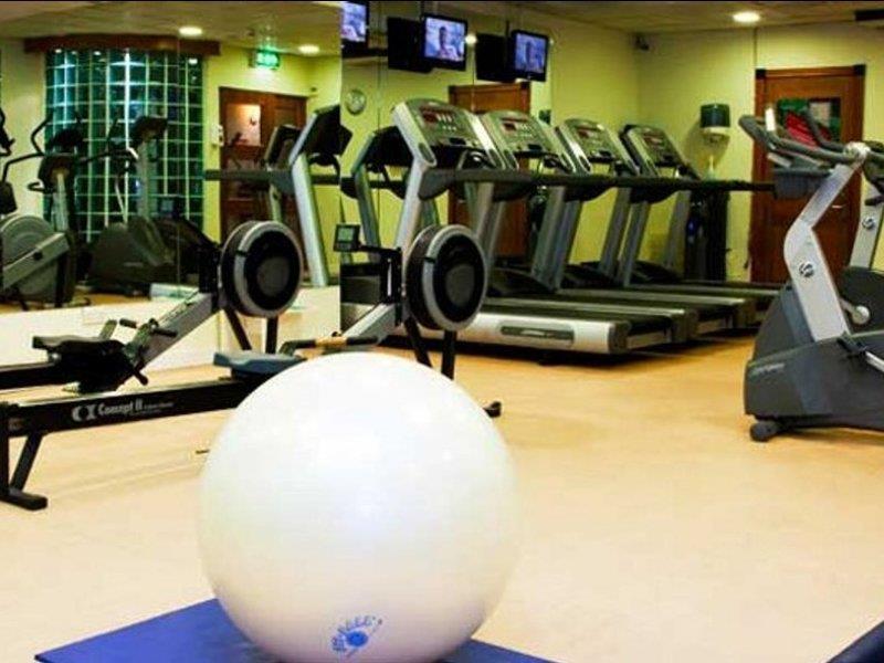 Camden Court Hotel Дъблин Екстериор снимка