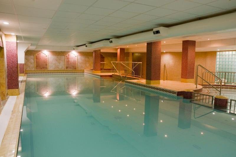 Camden Court Hotel Дъблин Екстериор снимка