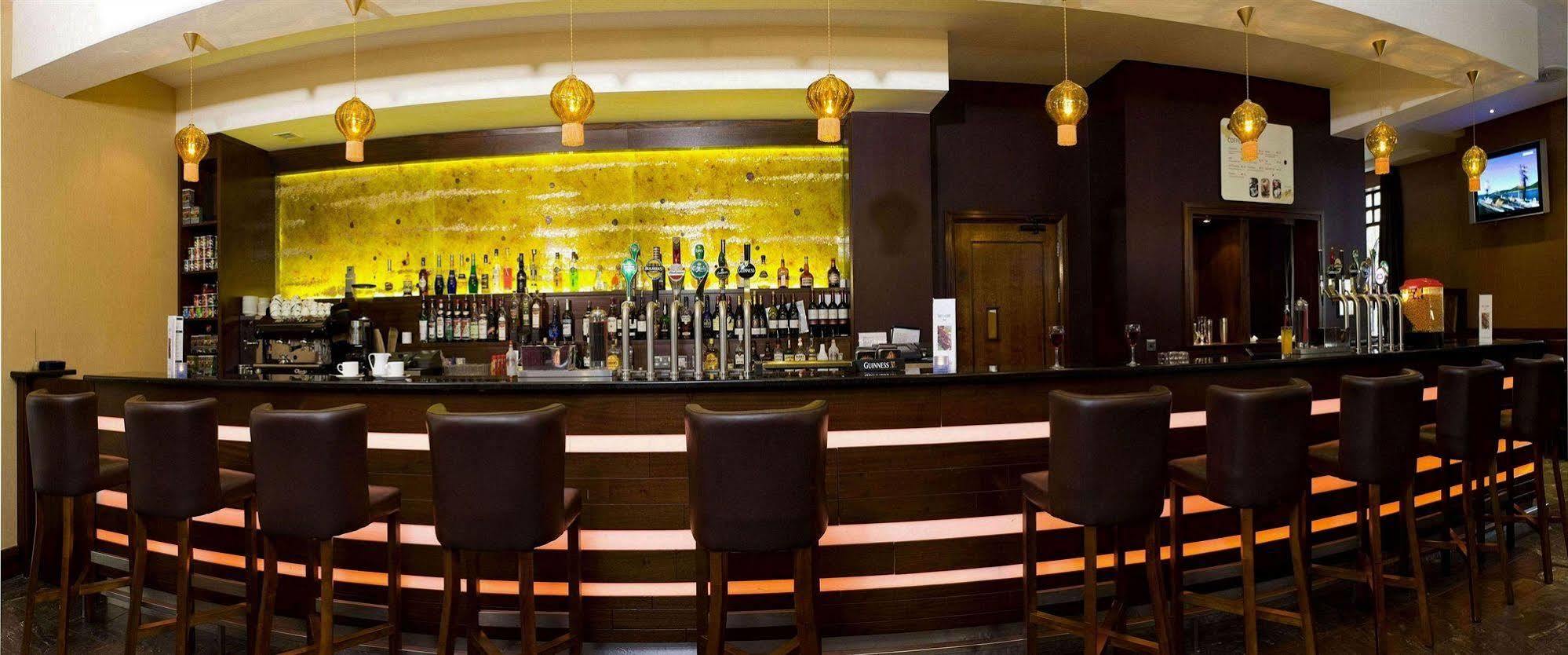 Camden Court Hotel Дъблин Ресторант снимка