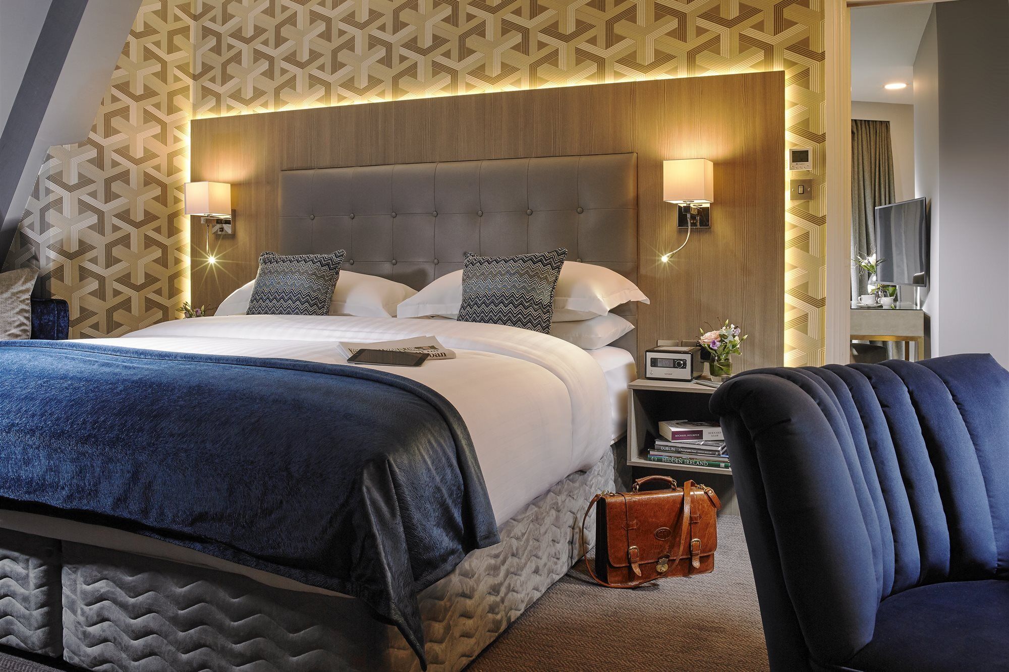 Camden Court Hotel Дъблин Екстериор снимка